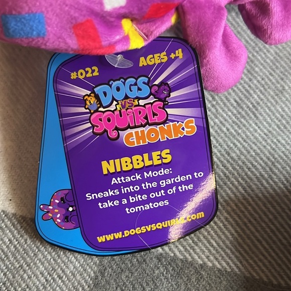 Dogs Vs Squirls 6inch Chonk * Nibbles * Bean filled Plushie - Picture 6 of 10